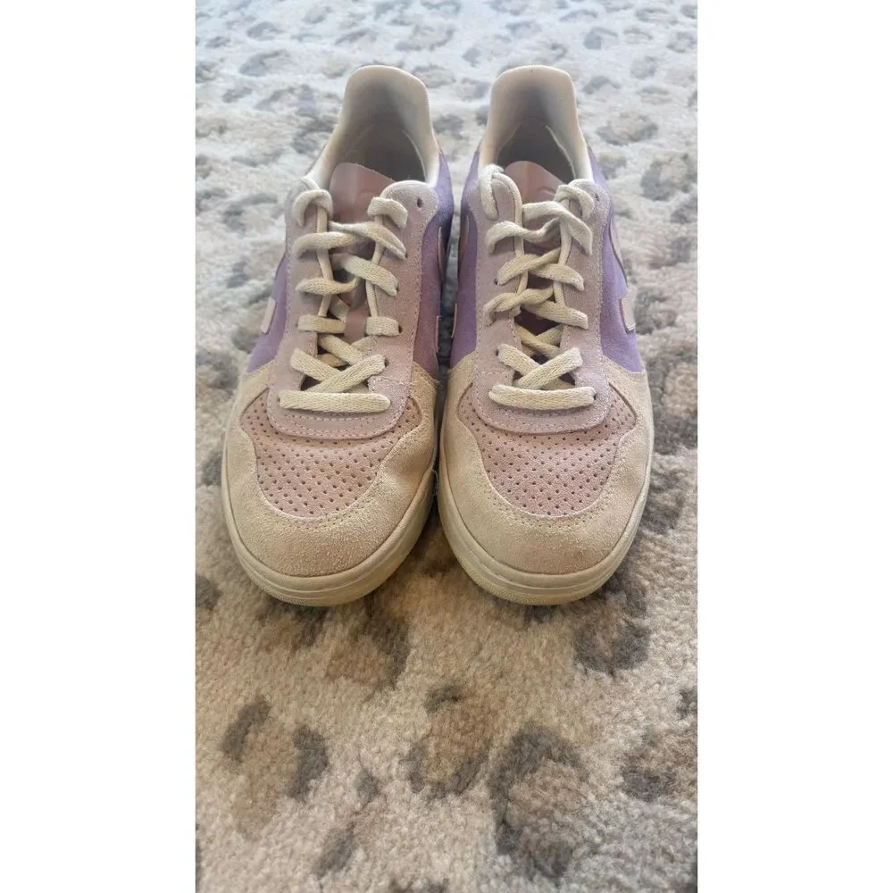 Veja 10 suede